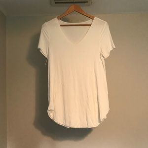 basic white tee